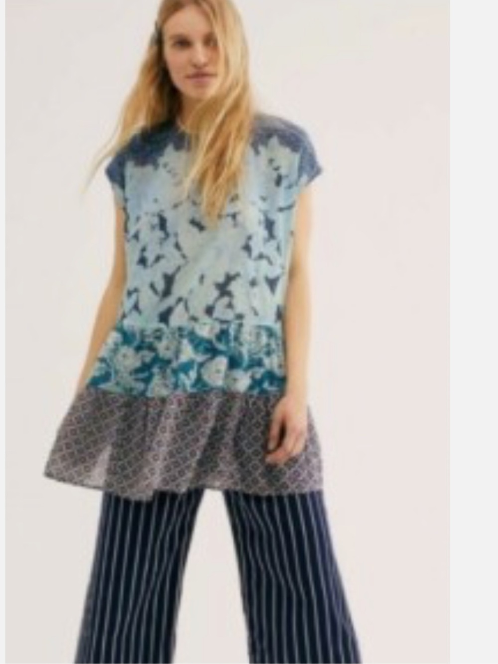 Free People Gotta Have You Tunic Size XS Blue Floral Print Geometric